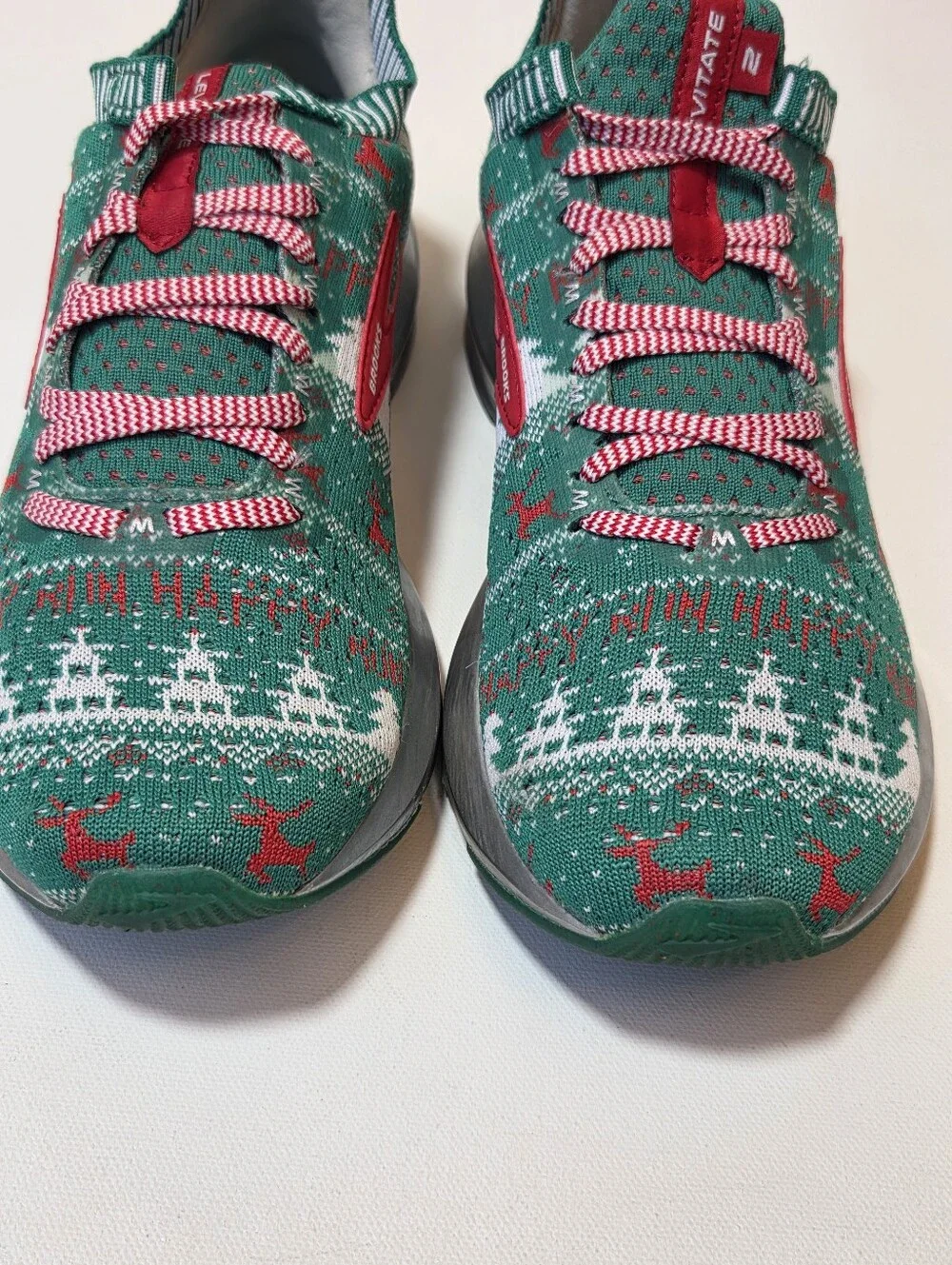 Brooks Levitate 2 Mens 8 Ugly Christmas Sweater Run Merry Holiday Shoes